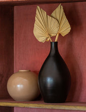 Carregar imagem no visualizador da galeria, Jarra preta