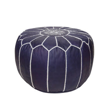 Carregar imagem no visualizador da galeria, Puff marroquino de couro roxo
