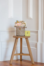 Carregar imagem no visualizador da galeria, Box cesto com medalha e flores secas
